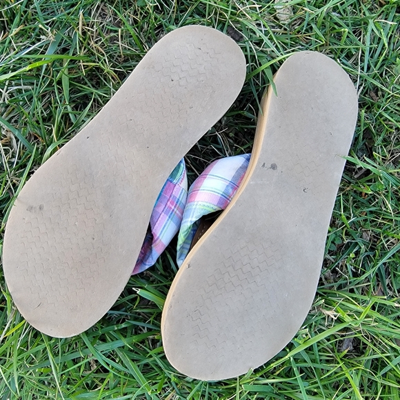 ELIZA B. ♡ Super-Sweet 'n Cute Pastel Plaid 'n Leather Flip Flop Thong Sandals 5 - Picture 17 of 17